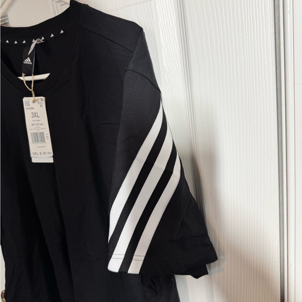 NWT - Men’s Adidas t-shirt - Picture 3 of 5